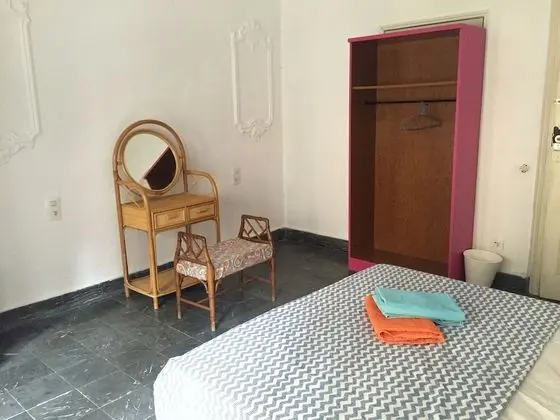 Tek Büyük Yataklı Oda, Ortak Banyo, Şehir Manzaralı