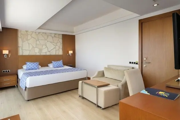 Standard Double Room Side Sea View