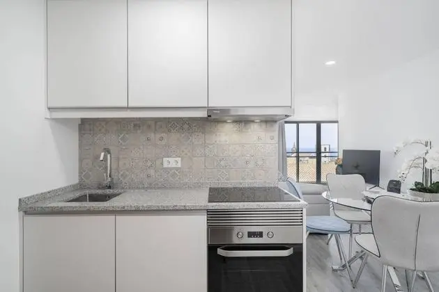 Basic Apart Daire, 1 Büyük (Queen) Boy Yatak ve Çekyat, Deniz Manzaralı