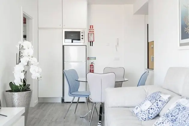 Basic Apart Daire, 1 Büyük (Queen) Boy Yatak ve Çekyat, Deniz Manzaralı