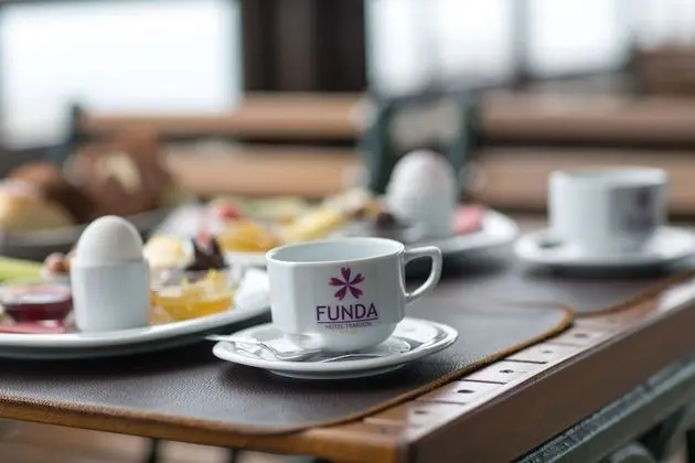 Tek Büyük veya İki Ayrı Yataklı Oda, Şehir Manzaralı