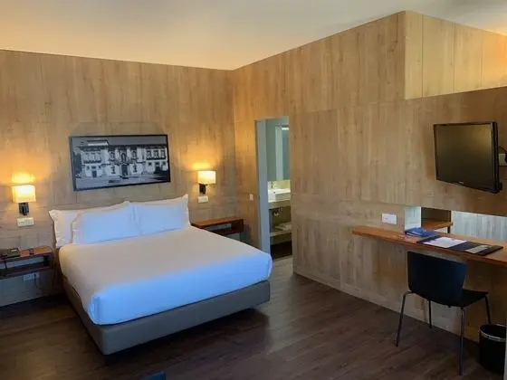 Deluxe Oda, 1 Büyük (Queen) Boy Yatak