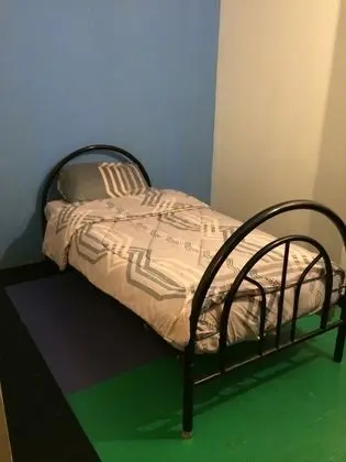 Tek Kişilik Oda, Ortak Banyo