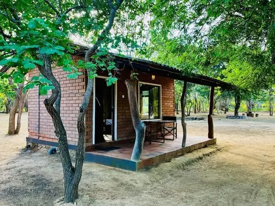 Independent Cottage Den