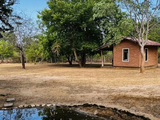 Independent Cottage Den
