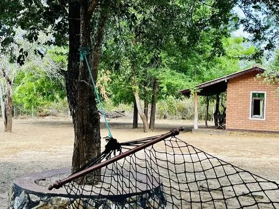 Independent Cottage Den