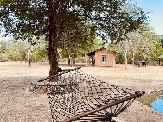 Independent Cottage Den