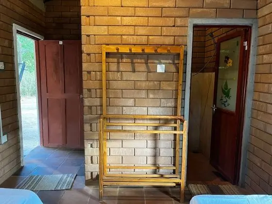 Independent Cottage Den