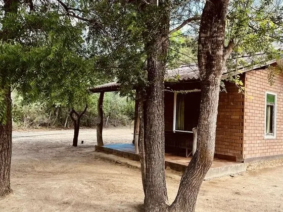 Independent Cottage Den