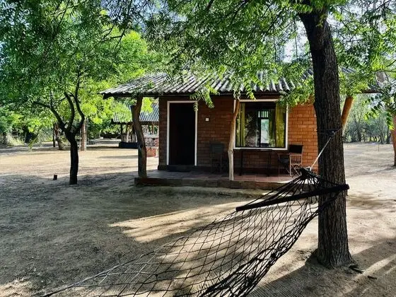 Independent Cottage Den