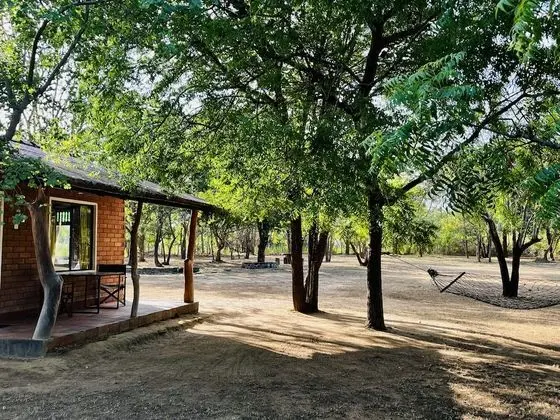Independent Cottage Den