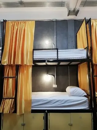 16-Bed Mixed Dormitory