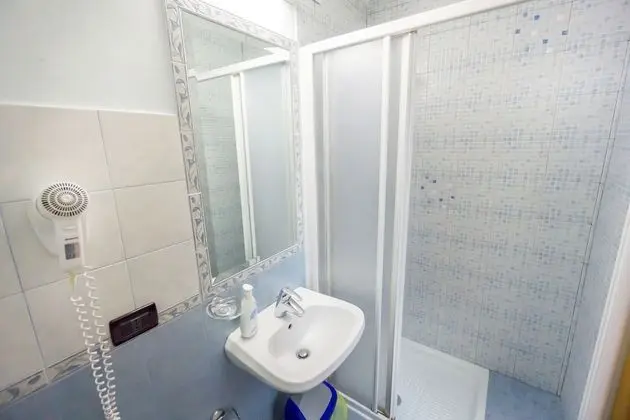 Ortak Ranzalı Oda, Karma Ranzalı Oda, Ortak Banyo