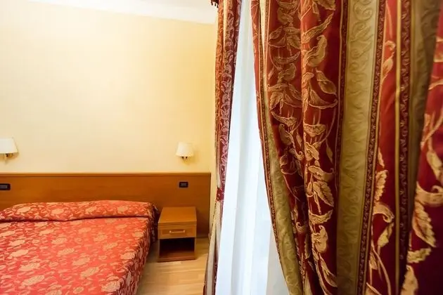 Tek Büyük veya İki Ayrı Yataklı Oda, Özel Banyo