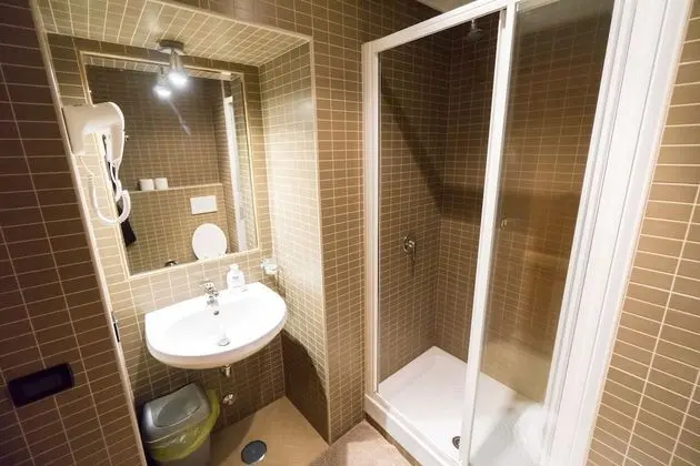 Tek Büyük veya İki Ayrı Yataklı Oda, Özel Banyo