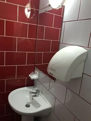 Üç Kişilik Oda
