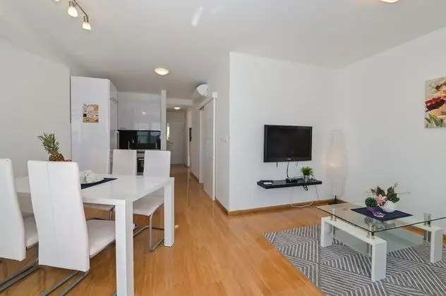 Deluxe Apart Daire, 2 Yatak Odası, Kişiye Özel Havuzlu, Kısmi Deniz Manzaralı (C1)