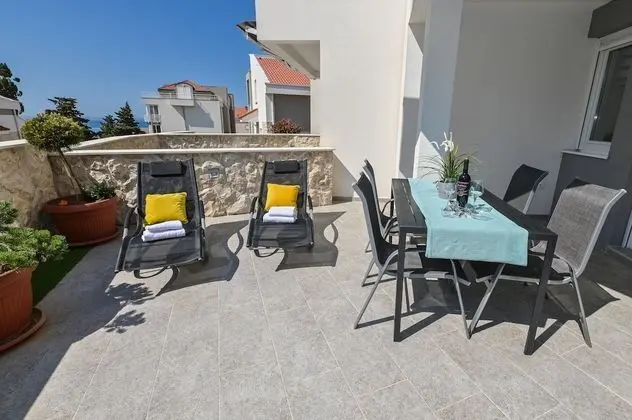 Deluxe Apart Daire, 2 Yatak Odası, Kişiye Özel Havuzlu, Kısmi Deniz Manzaralı (C1)