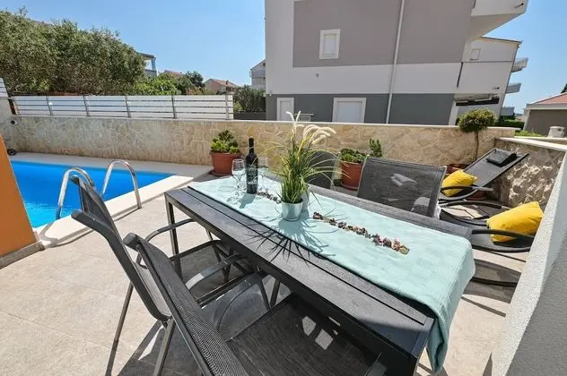 Deluxe Apart Daire, 2 Yatak Odası, Kişiye Özel Havuzlu, Kısmi Deniz Manzaralı (C1)