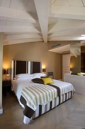 Superior Tek Büyük veya İki Ayrı Yataklı Oda