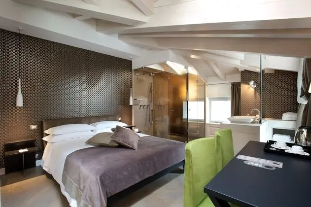 Superior Tek Büyük veya İki Ayrı Yataklı Oda