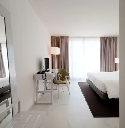 Premium Tek Büyük veya İki Ayrı Yataklı Oda