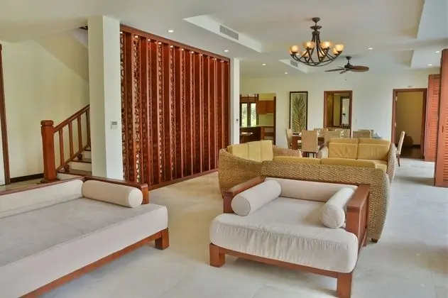 Villa, 4 Yatak Odası, Kişiye Özel Havuzlu, Denize Sıfır