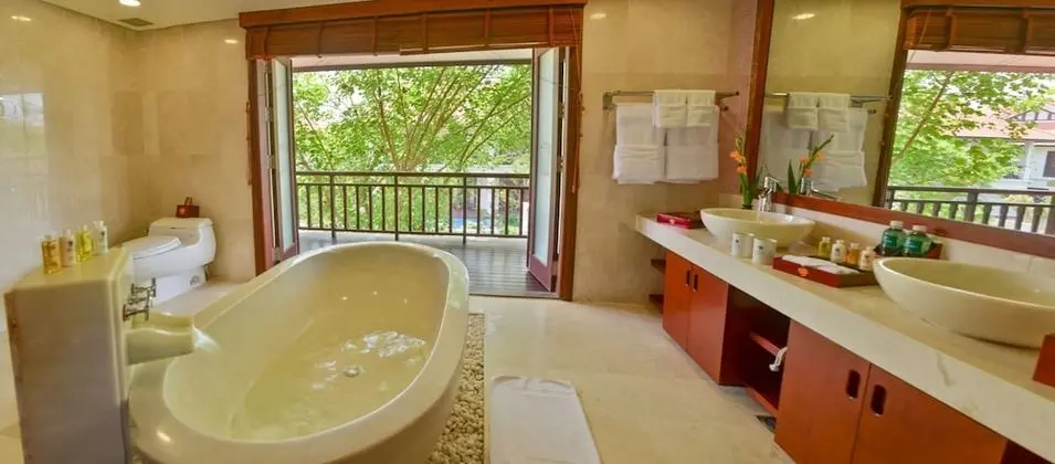 Villa, 4 Yatak Odası, Kişiye Özel Havuzlu, Denize Sıfır