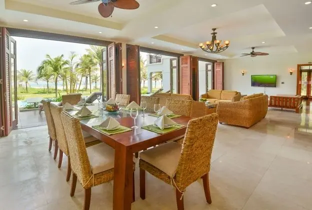 Villa, 4 Yatak Odası, Kişiye Özel Havuzlu, Denize Sıfır