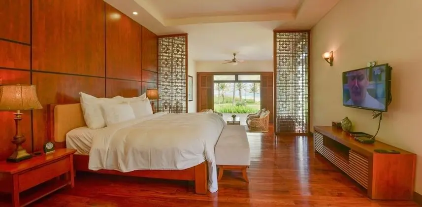 Villa, 4 Yatak Odası, Kişiye Özel Havuzlu, Denize Sıfır