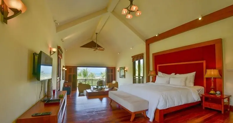 Villa, 4 Yatak Odası, Kişiye Özel Havuzlu, Denize Sıfır