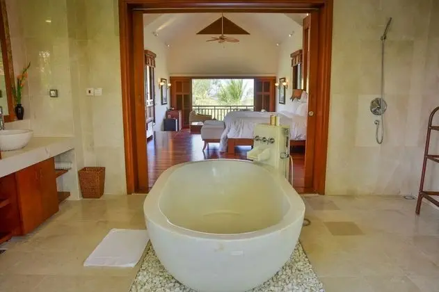 Villa, 4 Yatak Odası, Kişiye Özel Havuzlu, Denize Sıfır