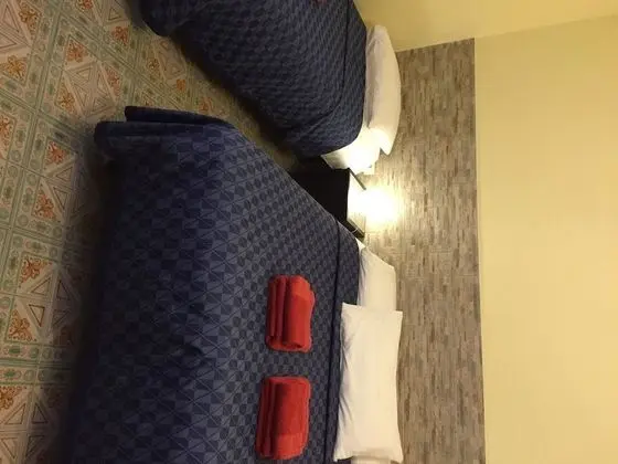 Dört Kişilik Oda, Ek Bina