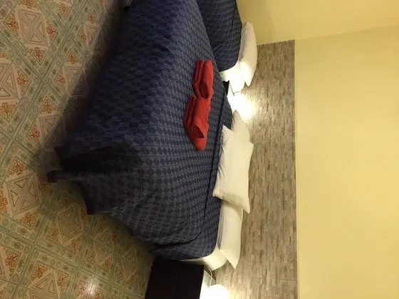 Dört Kişilik Oda, Ek Bina