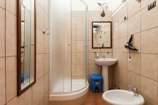 Üç Kişilik Oda, Özel Banyo (external)