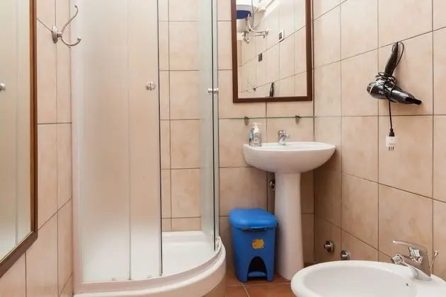 Üç Kişilik Oda, Özel Banyo (external)