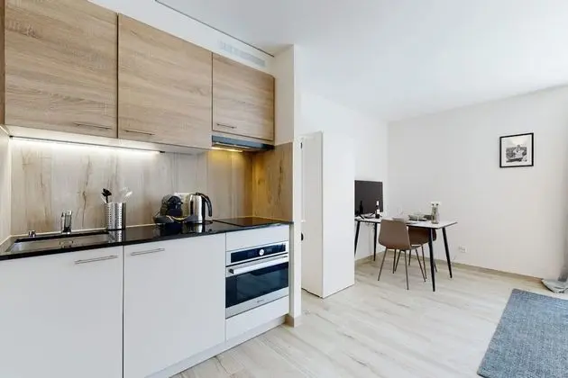 Basic Stüdyo, 1 Büyük (Queen) Boy Yatak