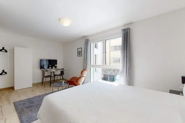 Basic Stüdyo, 1 Büyük (Queen) Boy Yatak