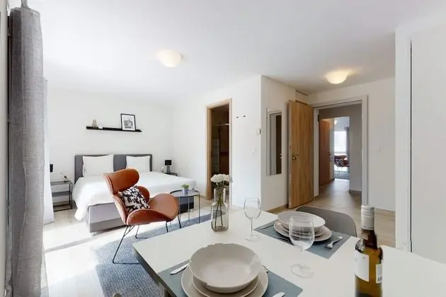 Basic Stüdyo, 1 Büyük (Queen) Boy Yatak