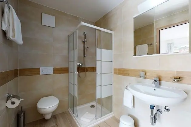 Basic Stüdyo, 1 Büyük (Queen) Boy Yatak