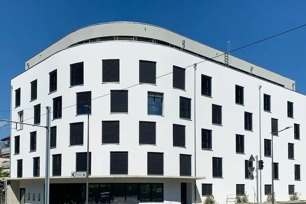 Basic Stüdyo, 1 Büyük (Queen) Boy Yatak