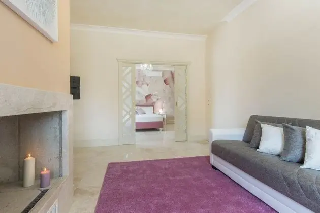 Family Oda, 1 Büyük (Queen) Boy Yatak ve Çekyat, Sigara İçilmez