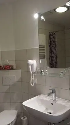 Üç Kişilik Oda
