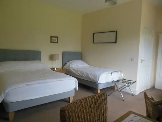 Family Tek Büyük veya İki Ayrı Yataklı Oda