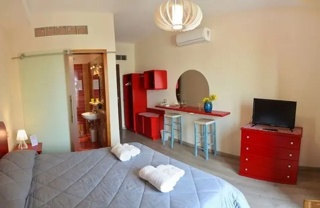 Tek Büyük Yataklı Oda, 1 Büyük (Queen) Boy Yatak (Rossa)