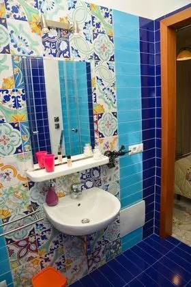 Tek Büyük Yataklı Oda (Gialla)