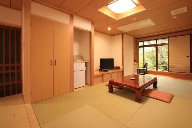 Family Oda, Bahçe Manzaralı (Kusu)