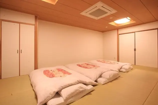 Family Oda, Bahçe Manzaralı (Kusu)