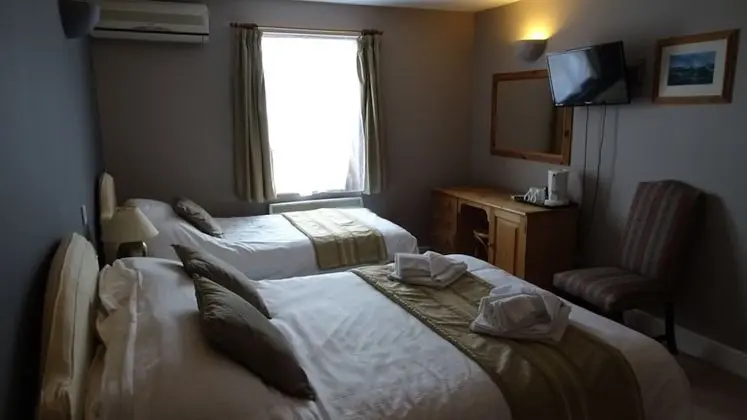 Standard Tek Büyük veya İki Ayrı Yataklı Oda, Birden Çok Yatak, Engellilere Uygun, Küvet