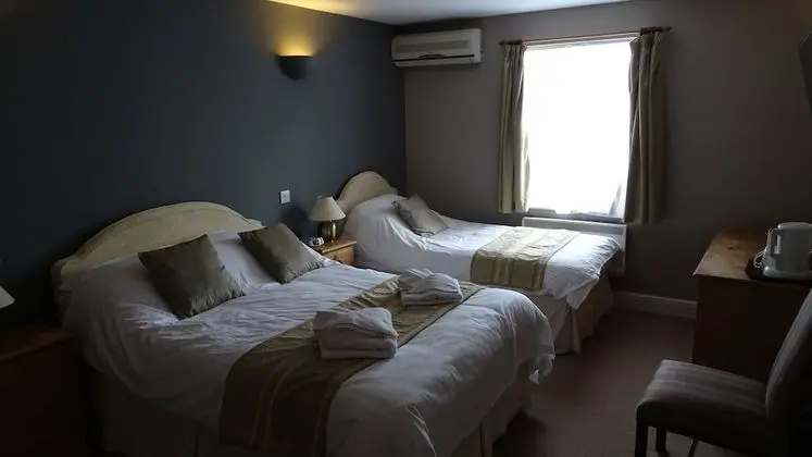 Standard Tek Büyük veya İki Ayrı Yataklı Oda, Birden Çok Yatak, Küvet, Bahçe Manzaralı